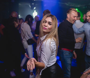 klub bristol czestochowa impreza zabawa slaskie czestochowa muzyka disco
